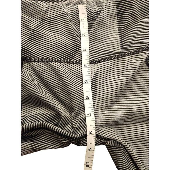 Athleta Zip Pocket 7/8 legging gray/black Size small poly/lycra - Picture 7 of 13